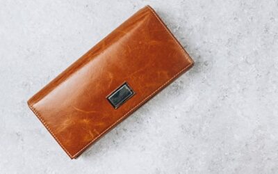 How to Choose the Perfect Leather Wallet for Women: 5 Key Features to Look For