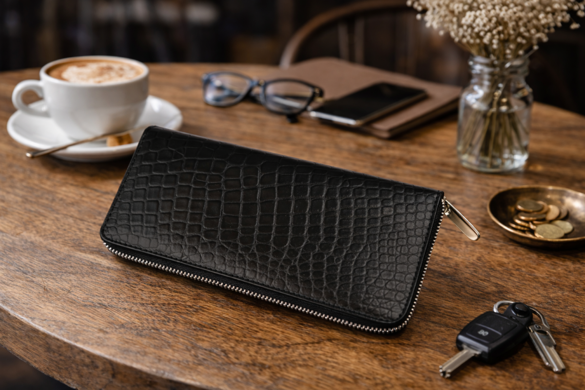 Womens Credit Card Holder RFID Blocking ,Zipper Holder (Croco Pattern)